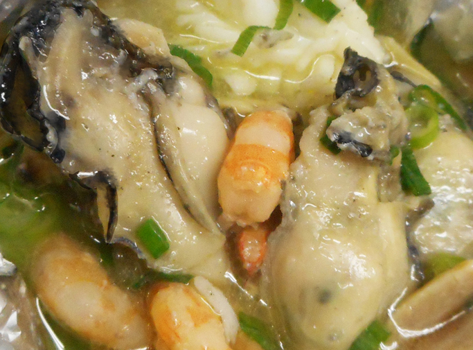 牡蠣と魚介のアヒージョ